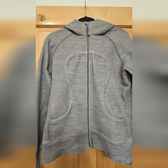 LULULEMON HOODED medium weight jacket, size 12 - Picture 4 of 11